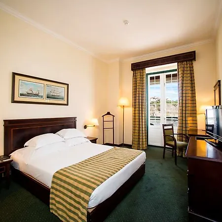 Gale Hotel 4*